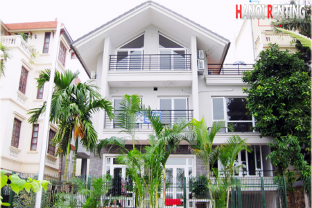 Front lake villa for rent in Tay Ho with pool, roof terrace & 5 beds
