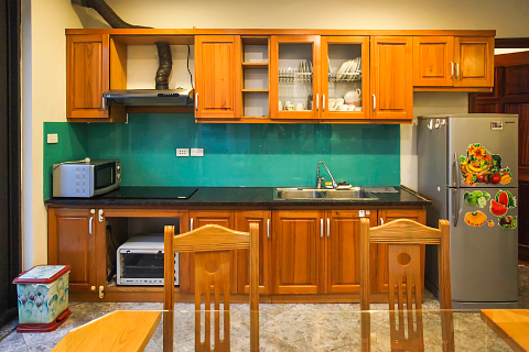 Warmly decorated apartment for rent on Mac Dinh Chi street
