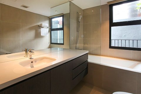 Brand new and lovely 2 bedroom apartment for rent in Xuan Dieu street