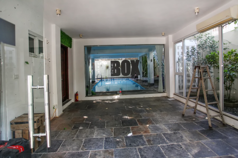 Spacious villa 4 bedrooms for rent in Tay Ho Str, with green garden & private pool