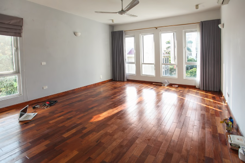 Spacious villa 4 bedrooms for rent in Tay Ho Str, with green garden & private pool