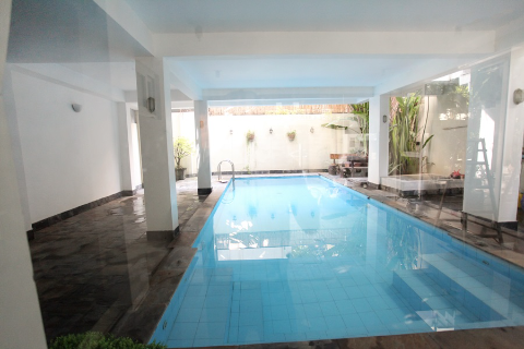 Spacious villa 4 bedrooms for rent in Tay Ho Str, with green garden & private pool