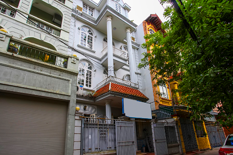 Spacious 6 bedrooms house for rent in To Ngoc Van, balcony, car access
