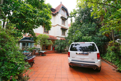 Ambassador villa in To Ngoc Van with big yard and swimming pool for rent.