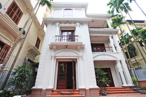 Beautiful in white 4 bedrooms villas with big balcony and beautiful design for rent in Tay Ho dist.