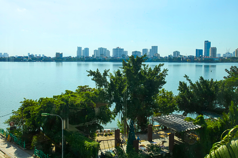 Lake view apartment with 3 bedrooms at Quang Khanh St., Tay Ho Dist.