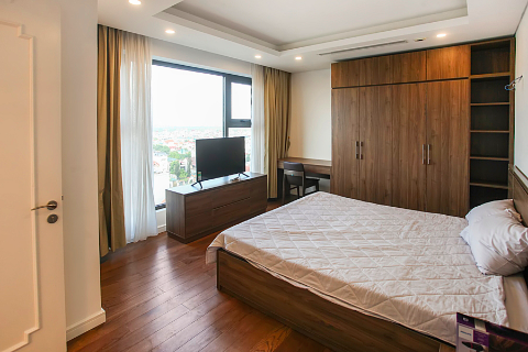 Broad view 3 bedrooms apartment at Tan Hoang Minh building, Xuan Dieu St.