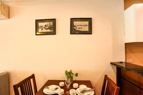 Lovely 1 bedroom apartment at Pham Huy Thong St., close lake view