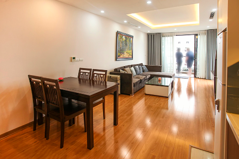 Lake view 1 bedroom apartment at Tu Hoa St., Tay Ho, nice balcony