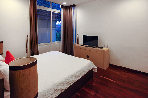 Lake view 2 bedrooms apartment with relaxing balcony for rent in Quang Khanh str.