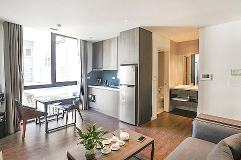 Luxury, new, beautiful, modern one-bedroom apartment with many conveniences (501)