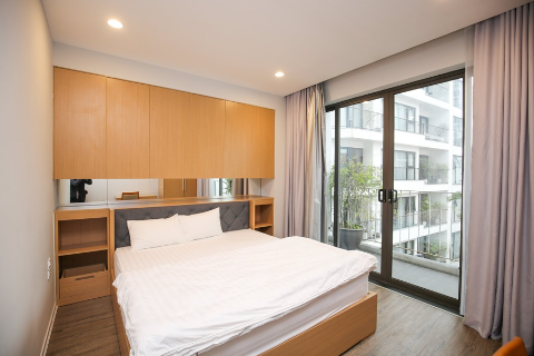 Bright 2 bedroom apartment on Tay Ho St., nice balcony