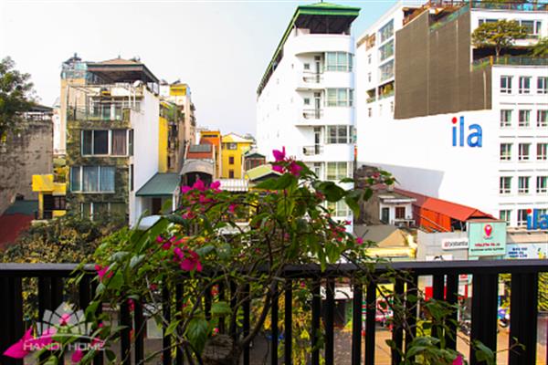 One-bedroom apartment for rent on Pho Hue