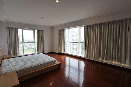 Spacious semi-funished apartment in Ciputra, good view, 4 bedroom
