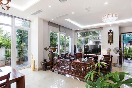 Luxurious villa for rent in Hoa Phuong Riverside Long Bien, elevator is available