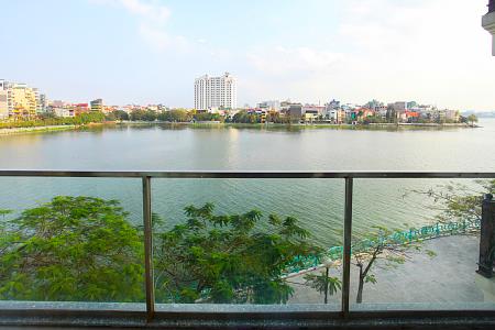 Spacious 04-bedroom apartment with lakeview balcony in Quang An Tay Ho