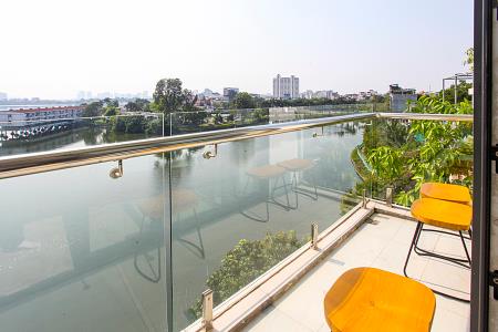 Amazing lake view apartment on Yen Hoa street, one bedroom