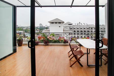 Beautiful 2 bedroom apartment with lakeview terrace in Tu Hoa street