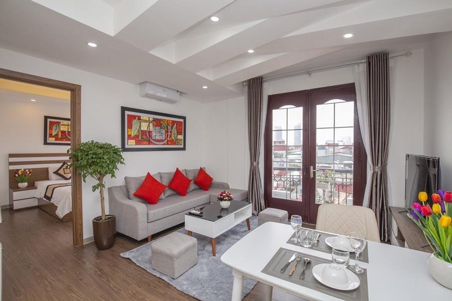 Lovely 1 bedroom apartment at Tran Vu, Ba Dinh Dist.