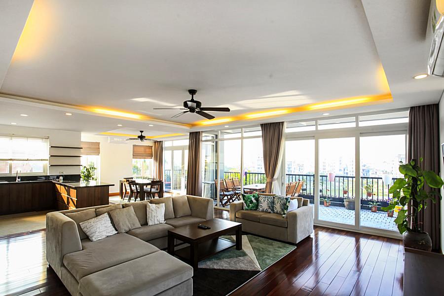 Luxury apartment with 4 bedroom for rent in Tay Ho district, marvelous balcony