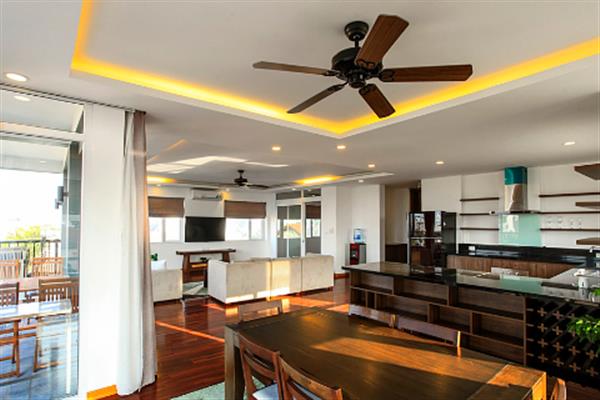 Luxury apartment with 4 bedroom for rent in Tay Ho district, marvelous balcony