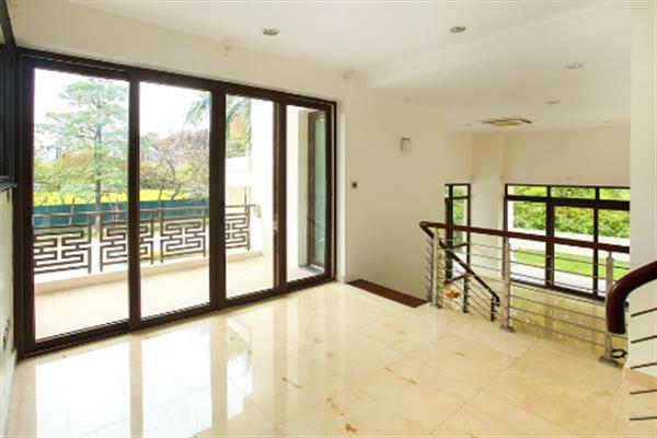 Large and classy villas with 5 bedrooms for rent in Ciputra, Tay Ho