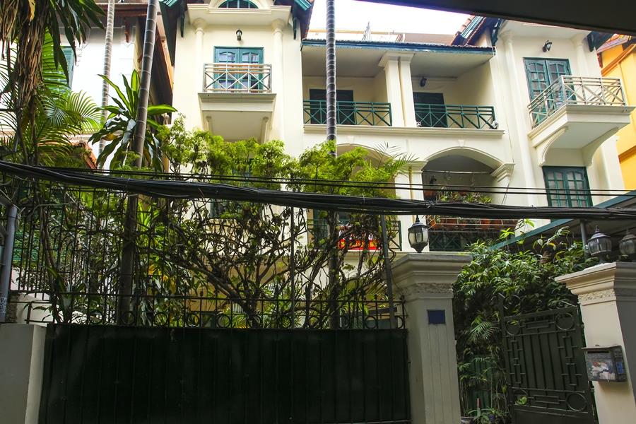 Quiet & safe house on To Ngoc Van St., wide court yard and terrace