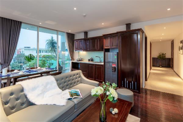 Cozy 2 bedroom apartment with lake view balcony for rent in Au Co str