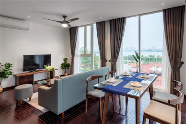 Cozy 2 bedroom apartment with lake view balcony for rent in Au Co str