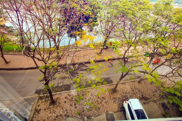 Lake view 2 bedroom apartment near Ba Mau Lake, very nice design