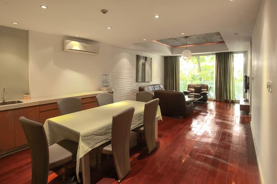 Outstanding 2 bedroom apartment on Tay Ho St., lush green view