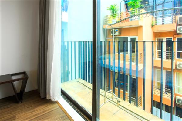 Beautiful  Lakeview Apartment 2 bedroom fully modern furnitures in Yen Phu Village for rent.