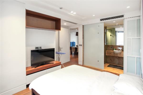 Beautiful  Lakeview Apartment 2 bedroom fully modern furnitures in Yen Phu Village for rent.