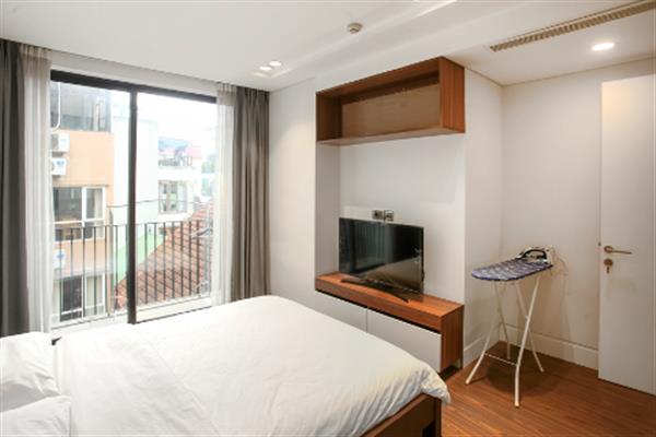 Beautiful  Lakeview Apartment 2 bedroom fully modern furnitures in Yen Phu Village for rent.