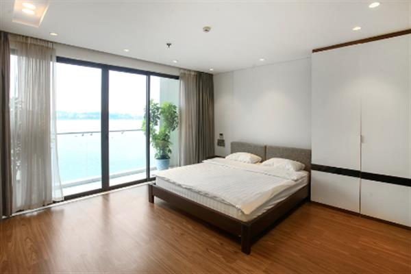 Beautiful  Lakeview Apartment 2 bedroom fully modern furnitures in Yen Phu Village for rent.