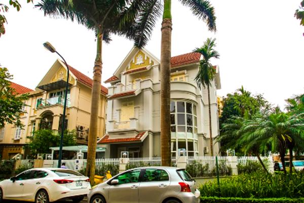 Beautifully renovated 4 bedroom villa in Ciputra, T block