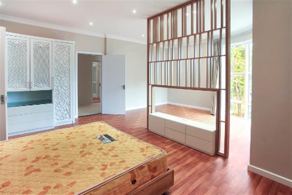 Beautifully renovated 4 bedroom villa in Ciputra, T block