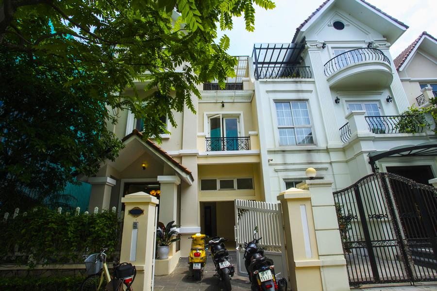 Wonderful Villa with 4 bedrooms for rent in Hoa Phuong Vinhomes Riverside Long Bien