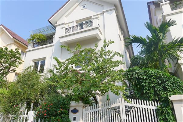 Three storey house for lease in Vinhomes Riverside with luxuriant garden