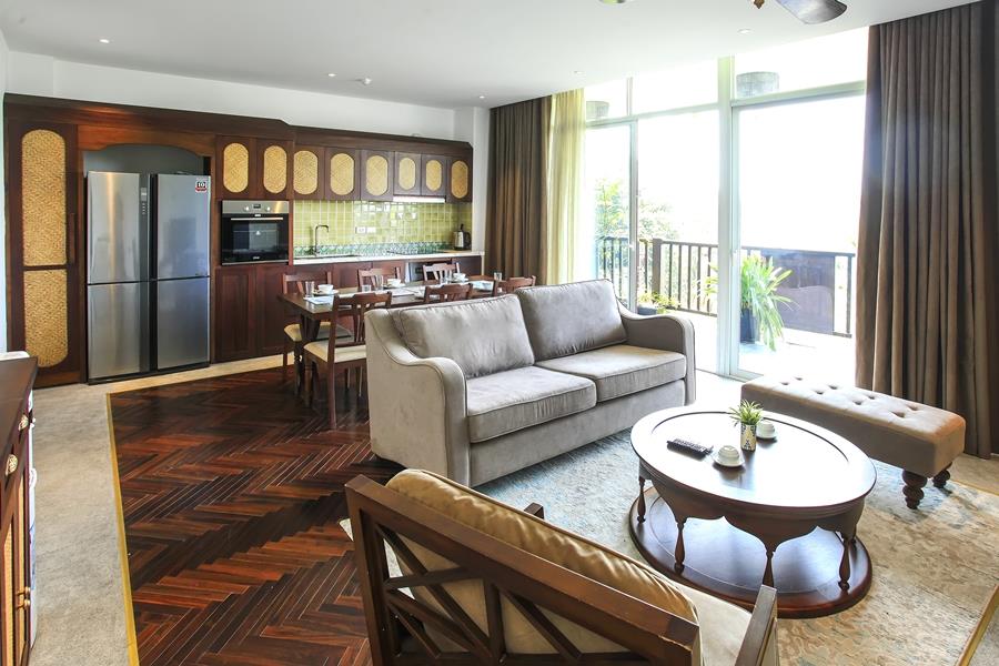 Luxury modern 03 bedroom apartment with large balcony overlooking the lake for rent.