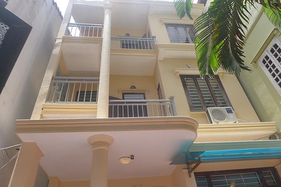 Spacious 04 bedroom house for rent in Tu Hoa, courtyard, green trees.