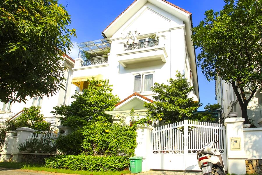 Reasonable price 04 bedrooms villa in Hoa Phuong vinhomes Riverside for rent.