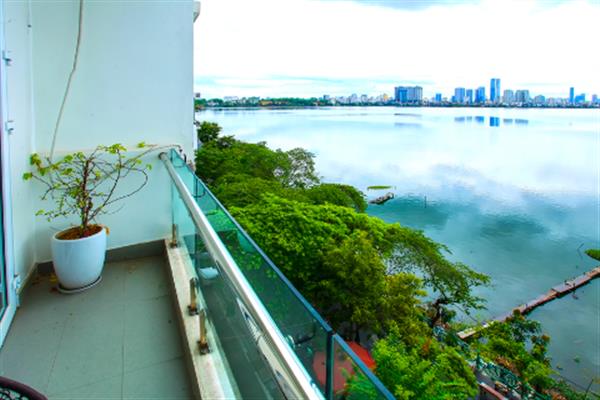Lakeview studio apartment for rent in Vu Mien str, Tay Ho, Hanoi.