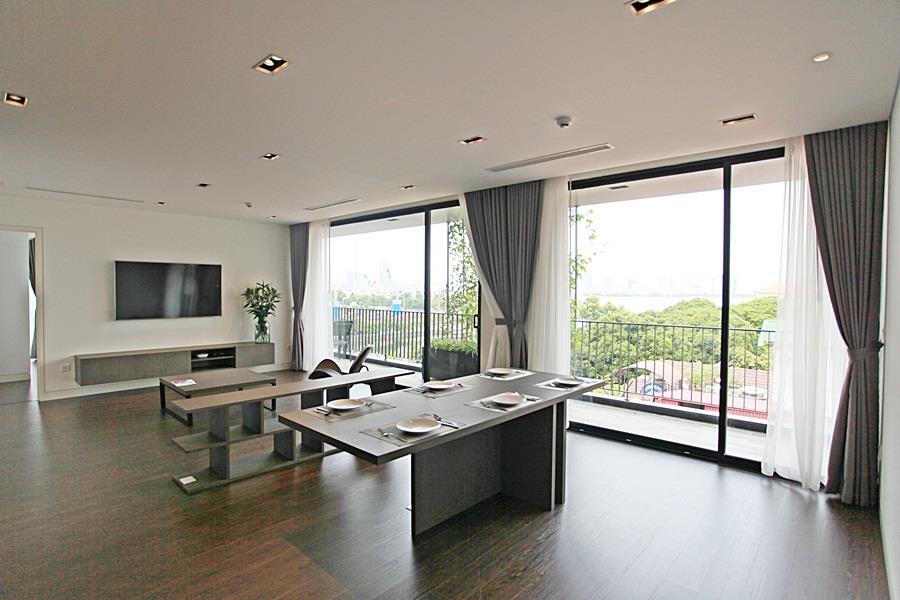 Brand new, luxury, lake view 03 bedroom apartment in To Ngoc Van.