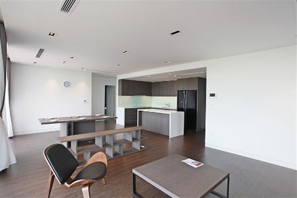 Brand new, luxury, lake view 03 bedroom apartment in To Ngoc Van.