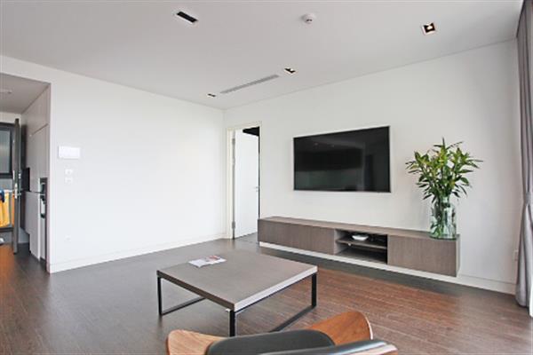 Brand new, luxury, lake view 03 bedroom apartment in To Ngoc Van.