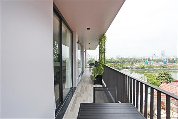 Brand new, luxury, lake view 03 bedroom apartment in To Ngoc Van.