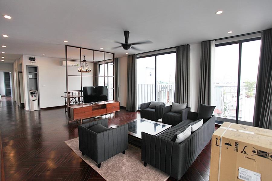 Lake view modern 3 bedroom apartment for rent in Tay Ho, large balcony