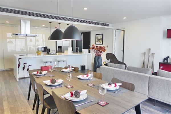 Gorgeous 03 bed apartment for rent in Somerset West Point Xuan Dieu