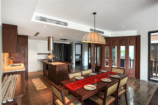 High floor spacious 04 bedroom apartment on Quang Khanh with large balcony